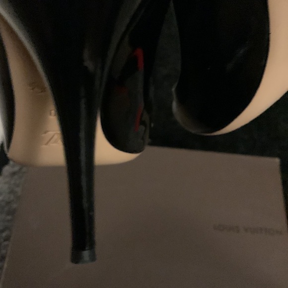 Louis Vuitton Patent Leather “Oh Really” Pump - Picture 10 of 13